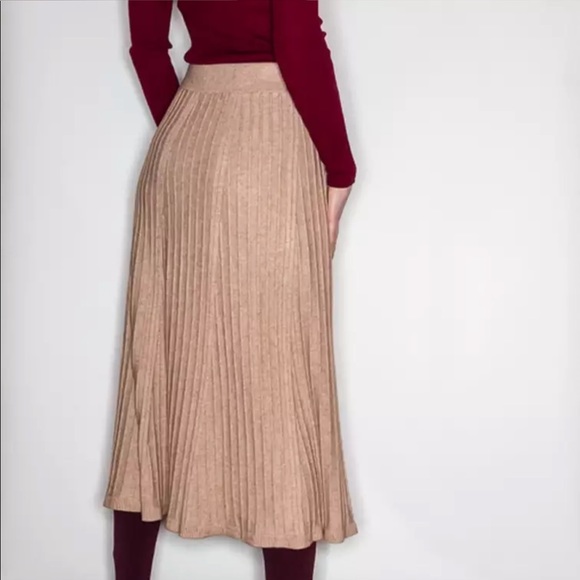LAST ONE!!! Knitted Pleaded Sweater Skirt - Picture 5 of 5